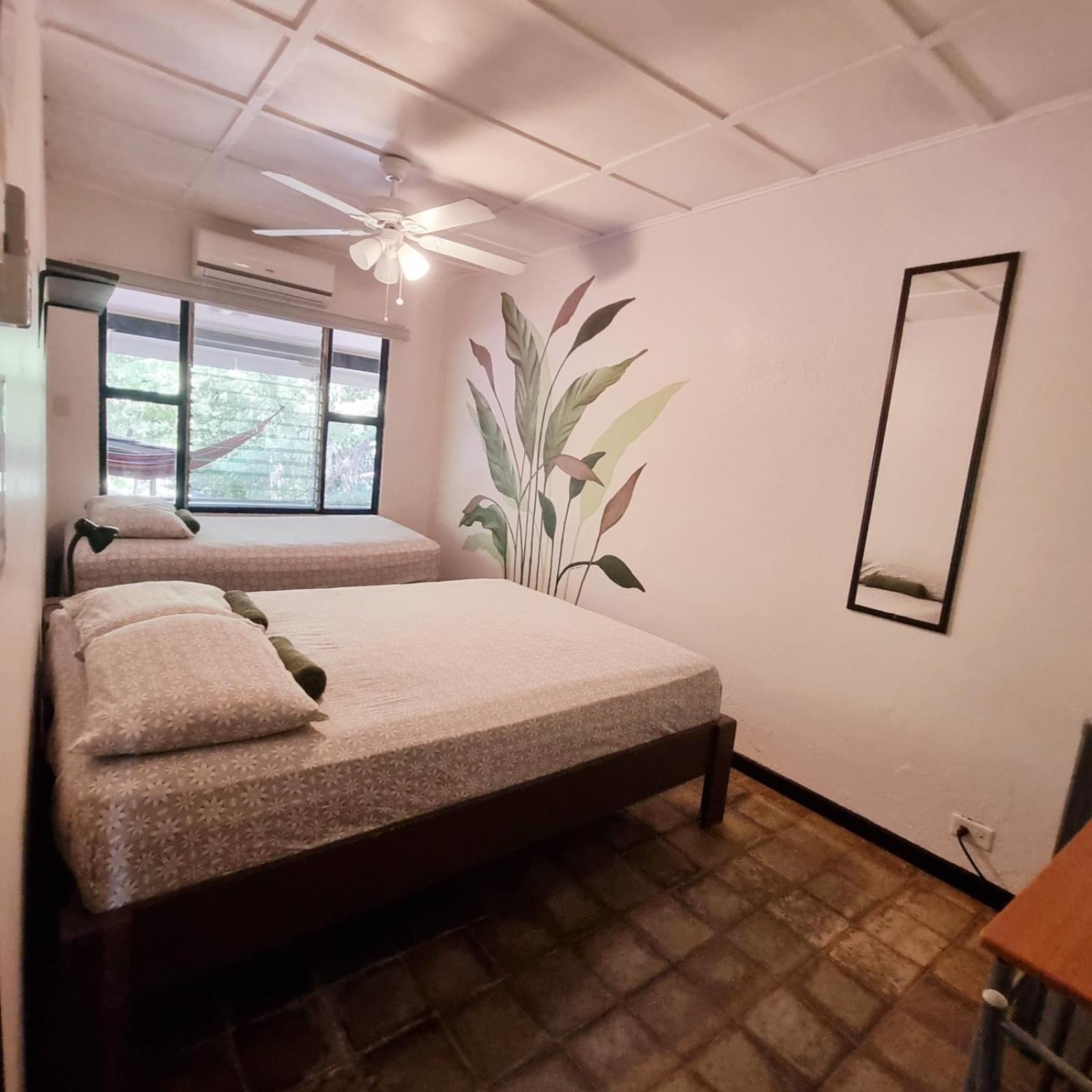 Casa Pura Vida Surf Hostel - Tamarindo Costa Rica Buitenkant foto